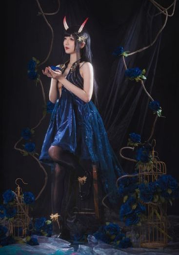 教官趴双腿吸核花蜜水