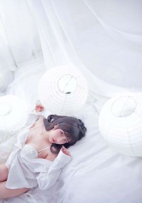 与爱同居